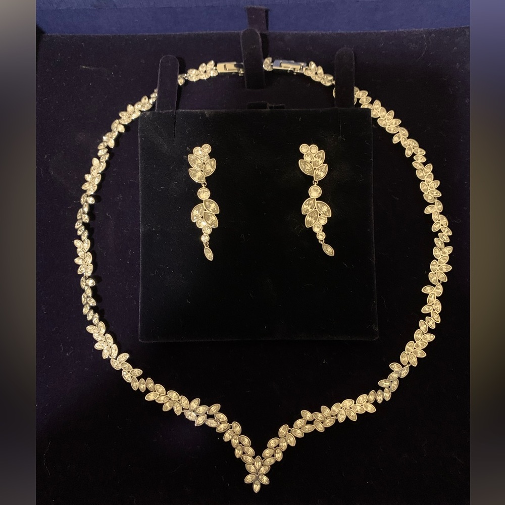 Swarovski Exclusive Edition Necklace and Earring Set